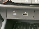 前席USB電源です。