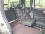 【シートアレンジ】荷物や乗車人数に合わせてシートを調整でき、幅広いシーンに対応できます。