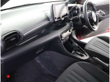 広々とした車内空間に優れた燃費性能。更にデザインも上質で人気のお車です!