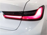 BMWのオートライトは積極的にライトをつけることにより、自車の存在を周囲に向けアピールいたします。それは安全性への配慮でもあります。