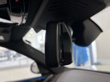 純正ETC車載器はルームミラーの右側に搭載されております♪正しく挿入されると文字で知らせてくれるので安心です♪
