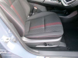 運転席パワーシート。前席シートヒーター。
