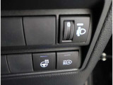 オートマチックハイビームとは、先行車や対向車のライトを認識し、ハイビームとロービームを自動で切り替える機能です。夜道の視界を確保します。詳細は販売店スタッフまでおたずねください。