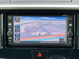 日産純正メモリーナビ(MJ117D-W)装備、4ヶ国語の音声案内やBluetoothでスマホアプリと連動対応、快適な画面操作と高音質なオーディオ再生。