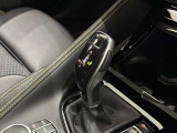 8速ステップトロニック付AT I-driveコントローラーでモニター部分を操作します。直感的に使用することが可能です。