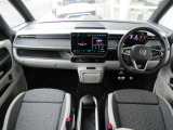 Volkswagen【シンプル基調なインテリアデザイン♪車高が高くドライビングポジションが少し上からの視界になる為、運転がしやすいです!!