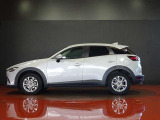 フロントからリアへと優雅に伸びるラインと、スポーティな立ち姿が美しいサイドビュー!車高を抑えたスタイリッシュなフォルムが、毎日の街乗りから週末のお出かけまで洗練された存在感を主張してくれます。