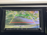 駐車時の後方確認をサポートし、安全なバックをアシストします。狭い場所でも安心して運転できます。
