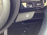 ステアリングヒーターを装備しており、寒い季節でもハンドルがすぐに温まり、快適に運転できます。