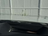 ヘッドアップディスプレイ装備です。運転時の視界に様々な情報が投影されます。
