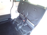 ◆チップアップ&ダイブダウン機構付【ULTR SEAT】は後席座面を左右分割で跳ね上げることができます。トランクで積載できない背の高い荷物をラクラク収納できます。ホンダ車ならではの人気装備です。