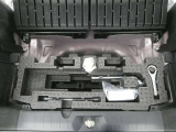 【車載工具】タイヤ交換には必需品ですね!万が一に役立つ工具です。緊急時に備え、使い方をしっかり覚えておきましょう。