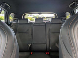 「中古車ハイブリッド保証」付き。ハイブリッド機構を無償で保証します。保証期間は、初度登録年月から10年目まで、またはロングラン保証が終わってから3年間。ただし累計走行距離が20万km以内です。