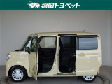 スライドドアは両側手動式です。