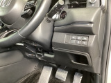 左側に高速で便利なETCがあり、横滑りを防ぐVSAなどのスイッチは、運転席の右側、手の届きやすい位置にあります。