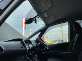 広々とした視界を体感できます。運転が楽しくなりますね。