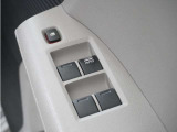 ◆パワーウィンドウスイッチ◆運転席から全席の窓の開閉操作を行うことが出来いつでも換気ができます!