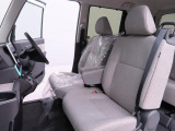 納車の前にはエンジンオイル、オイルエレメント、エアクリーナー、クーラント、バッテリー、ワイパーゴムのチェックまたは交換を行います!