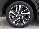 アルミホイールは安心のホンダ純正!車のデザインにもマッチしています。