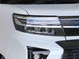 ☆オートライト機能☆車外の明るさに応じて自動的にヘッドランプを点灯・消灯。夕暮れ時やトンネルなどで役立ちます!
