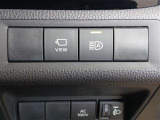 【オートマチックハイビーム】先行者や対向車のライトを認識して、ハイビームとロービームを自動で切り替える機能です。