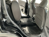 リアシート座面を持ち上げると、背の高い荷物を積むのに便利なトールモードに変身します!多彩なシートアレンジで使い勝手良好!