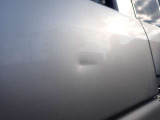 傷が気になるお客様は是非、現車を見にお越しいただければ思います。スタッフがお客様のご不安を払拭できるように誠心誠意ご案内させて頂きます。