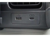 フロントに充電用USB(C)とナビ接続用USB(A)がございます。