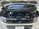 とっても綺麗なエンジンルームです♪お買い上げの際は日産整備士がメンテナンス整備を実施してお渡し致します☆