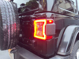 視認性の高いLEDテールレンズです。