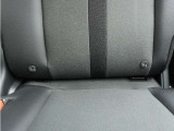 ◆ISOFIX◆シートベルトいらずでチャイルドシートと固定金具を連結するだけでがっちり固定できます。