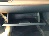 よく使うものが手を伸ばせばすぐ届く、機能面で充実した収納。