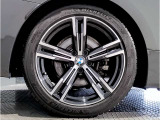 【BMWアロイホイル】軽量かつ強度に拘ったアロイホイル。走行性能ポテンシャルを引き出す設計。車の足元を引き締めてくれる大きなポイントはアロイホイルです。