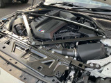 BMWを熟知したメカニックによる100項目の点検・整備を行います。不具合箇所、交換時期に達している部品に関しましては、全て当社負担で交換してからのご納車となります。