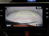 バックモニター装着車は後退時の強い味方です♪車庫入れや縦列駐車の際、後退操作の参考になるガイドラインをナビ画面に表示します。