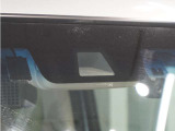 ◆Honda SENSING◆ カメラ等装置で精度の高い検知能力を発揮、安全運転を支援します。ステアリング上のコントローラーに注目!