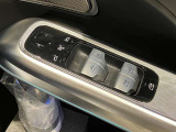 メモリー付き電動シートも装備されておりますのでシート位置を3パターン記憶できます。