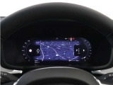 Google アシスタントを呼べば、友人や家族、会社の同僚への連絡や、車内環境の調整も思いのまま。ルート案内やエンターテイメント機能を利用する際も、ステアリングから手を離す必要はありません。