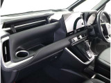 見通しのよいすっきりとした視界で、誰でも運転しやすいです。運転のしやすさは疲れにくさにも繋がりますよ♪