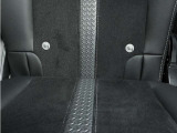 ◆ISOFIX◆シートベルトいらずでチャイルドシートと固定金具を連結するだけでがっちり固定できます。