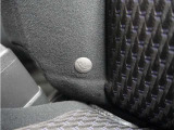 ◆ISOFIX◆シートベルトいらずでチャイルドシートと固定金具を連結するだけでガッチリ固定できます。
