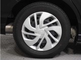 ◆純正ホイール装着車◆シンプルなデザインのホイールキャップ付きです。