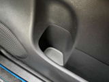 運転席・助手席のドアポケットにもドリンクホルダーがございます(^^♪