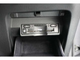 広がる運転支援サービスETC2.0搭載。全国の高速道路に設置されたITSスポットと双方向通信を図り、広域な道路交通情報や安全運転をサポートする情報を得て、音声やナビ画面上にタイムリーにお知らせします。
