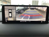 360&deg;ビューモニターでは前後左右4つのカメラ映像をさまざまな走行状況に応じて切り替えてセンターディスプレイに表示することで、駐車時や狭い道でのすれ違い時、見通しの悪い交差点進入時でも安心感を高めます