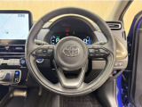 ステアリングスイッチ搭載!手を離さずに手元のスイッチでさまざまな操作が可能。運転中、視線をそらさなくても操作ができて安全です!