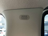 カーテンエアバック装備
