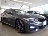 BMW在庫保有台数常時100台以上!ご来店の際はBMW本店(厚木市下荻野140-1)にご来店ください!弊社自慢の全天候型ショールーム!BMW在庫保有台数常時100台以上ございます!