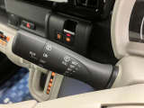 【フロント間欠ワイパー】ミスト付き間欠ワイパーです。MIST/OFF/INT/LO/HIのモードに分かれています。