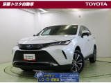 エレガントさと逞しさが融合した流麗なクーペフォルム。大きすぎないので女性にも運転しやすいSUV【ハリアーHV】アウトドアではもちろん、街中でも映える人気の車です。